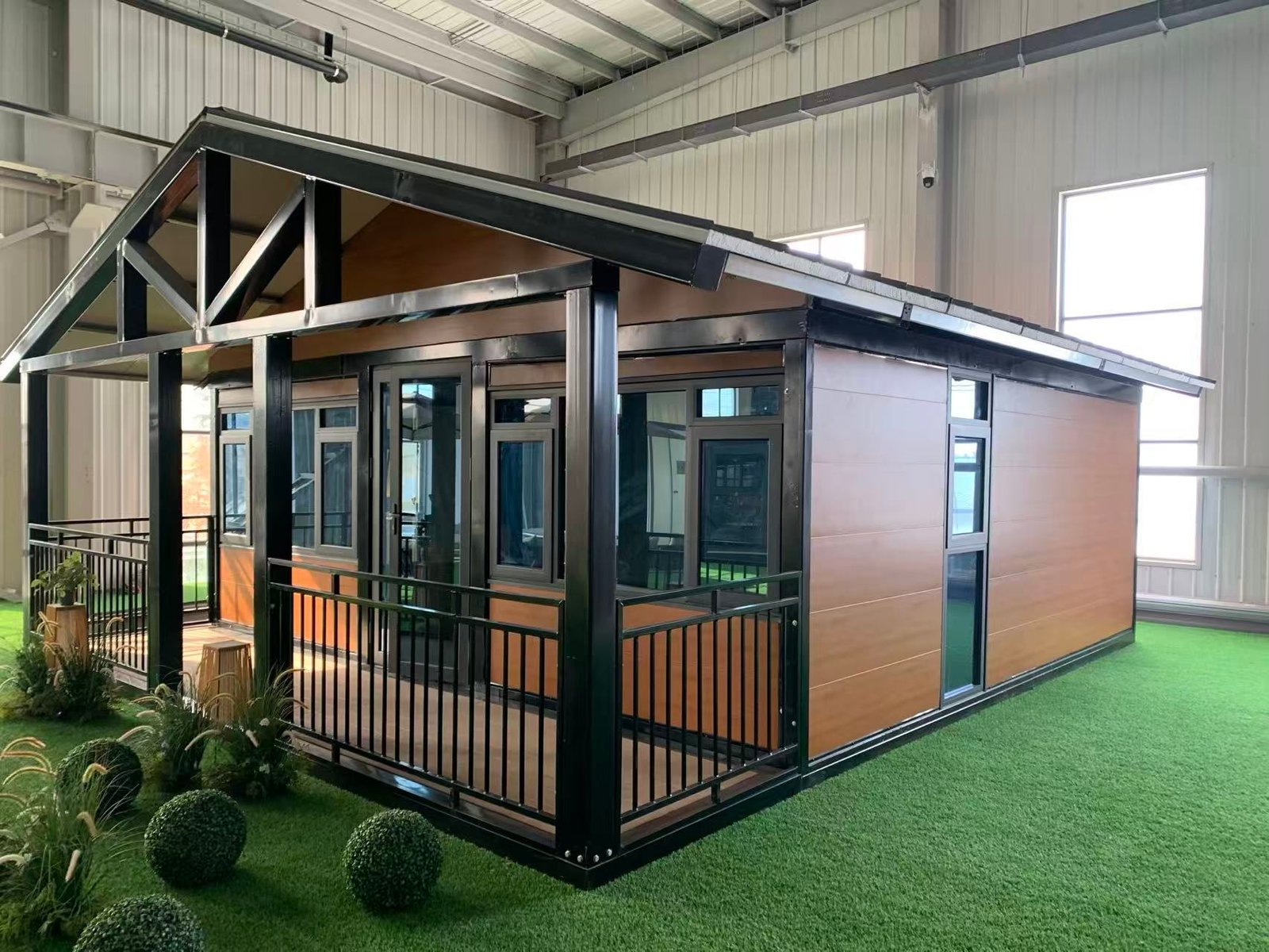 Double-Wing Expandable Container House